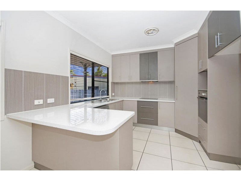 2/30 Pratt Street, South Mackay QLD 4740