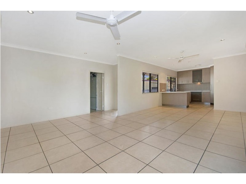 2/30 Pratt Street, South Mackay QLD 4740