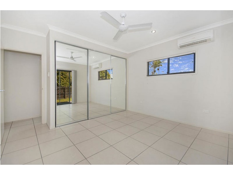 2/30 Pratt Street, South Mackay QLD 4740