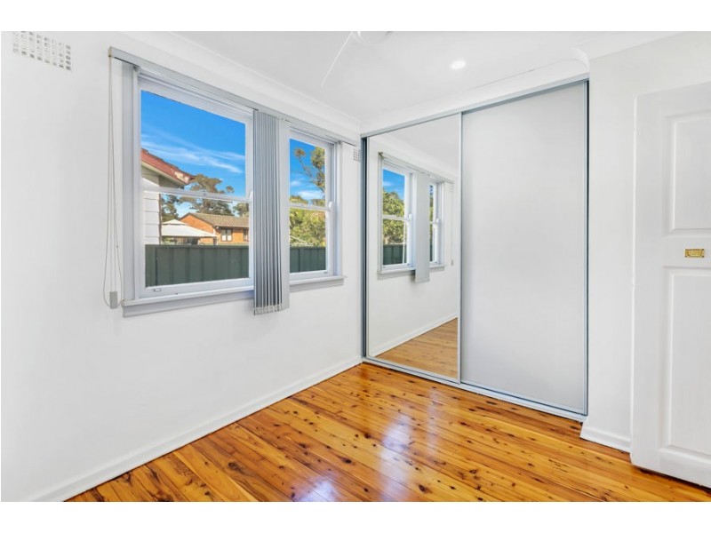 9 Sandakan Crescent, Lethbridge Park NSW 2770