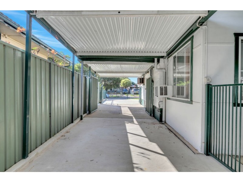 9 Sandakan Crescent, Lethbridge Park NSW 2770