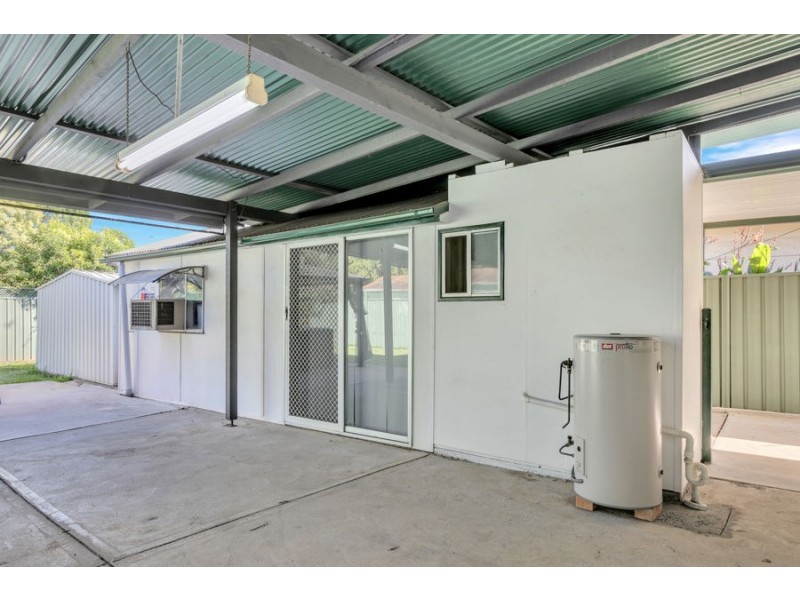 9 Sandakan Crescent, Lethbridge Park NSW 2770