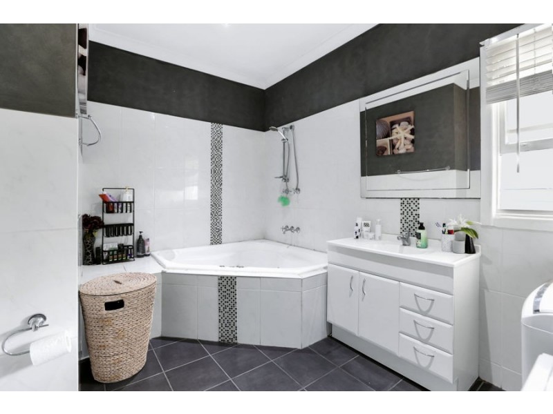 115 & 115a Victoria Street, Cambridge Park NSW 2747