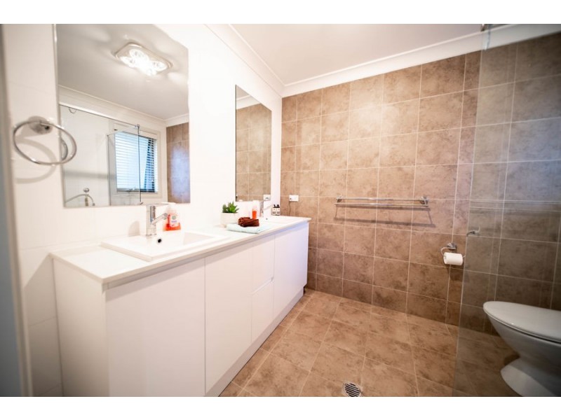 17 Drummond Avenue, Ropes Crossing NSW 2760