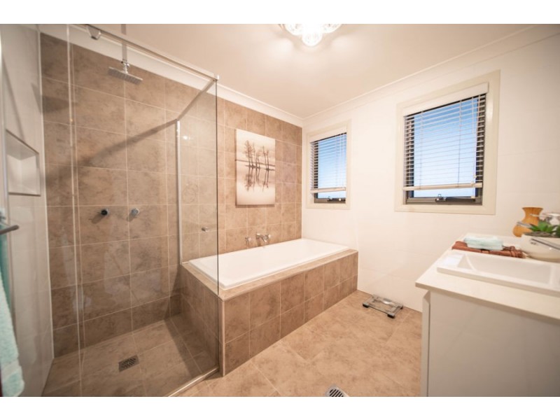 17 Drummond Avenue, Ropes Crossing NSW 2760