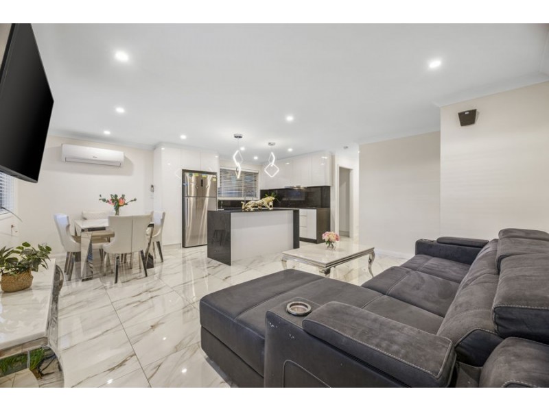 16 Quakers Hill Parkway, Quakers Hill NSW 2763