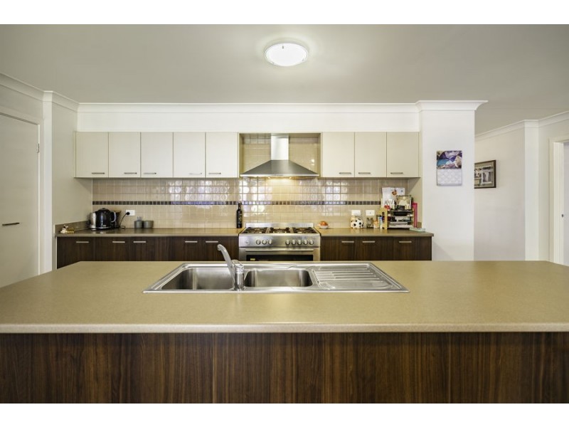 34 Holland Avenue, Ropes Crossing NSW 2760