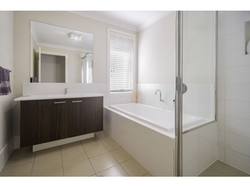 34 Holland Avenue, Ropes Crossing NSW 2760