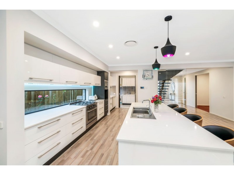 37 Burringoa Crescent, Colebee NSW 2761