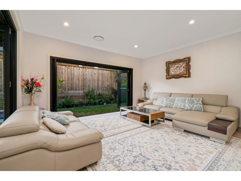 37 Burringoa Crescent, Colebee NSW 2761