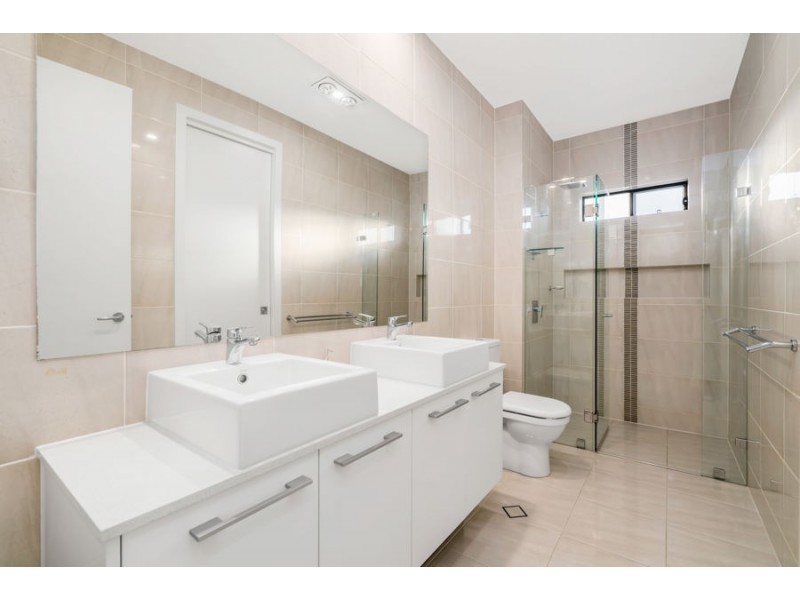 37 Burringoa Crescent, Colebee NSW 2761