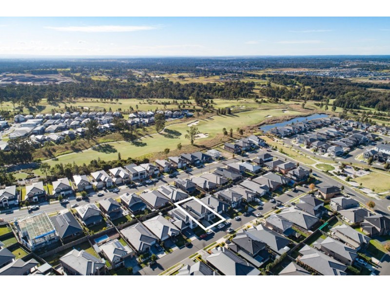 37 Burringoa Crescent, Colebee NSW 2761