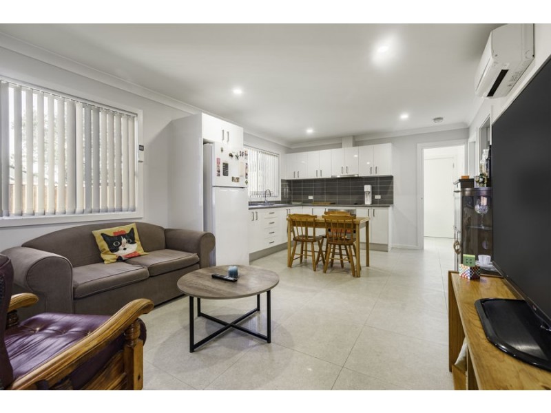 258 & 258A Carlisle Avenue, Dharruk NSW 2770