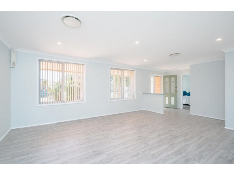 10 & 10A Flora Street, Plumpton NSW 2761