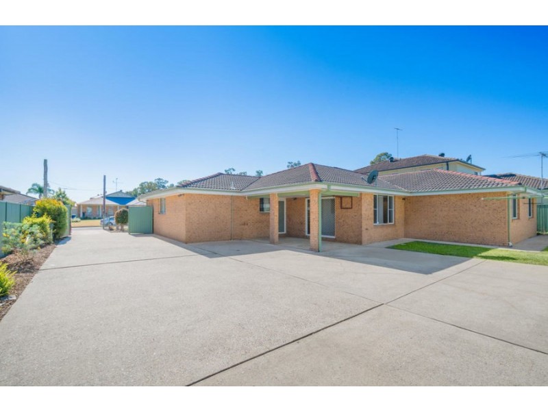 10 & 10A Flora Street, Plumpton NSW 2761