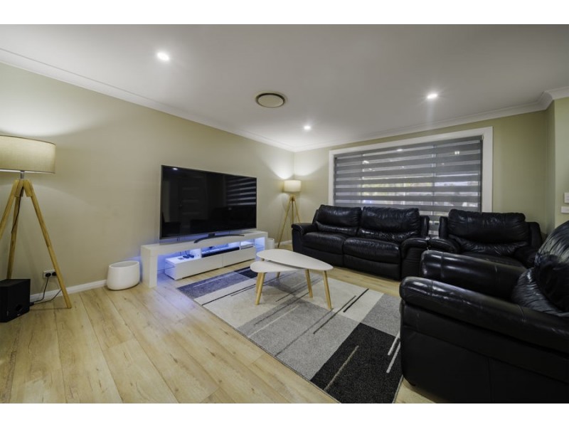 9 Shearer Street, St Clair NSW 2759