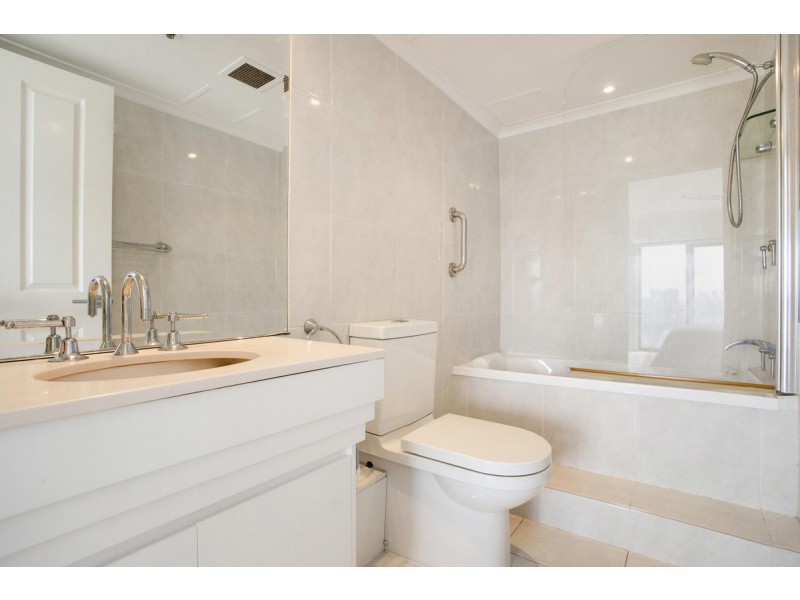 163/8 Admiralty Drive, Surfers Paradise QLD 4217