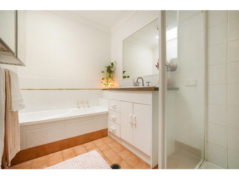 25/6 – 20 Ben Lomond Drive, Highland Park QLD 4211