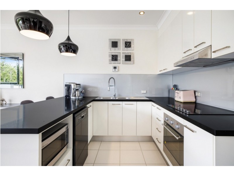4/22 Andomeda Parade, Robina QLD 4226