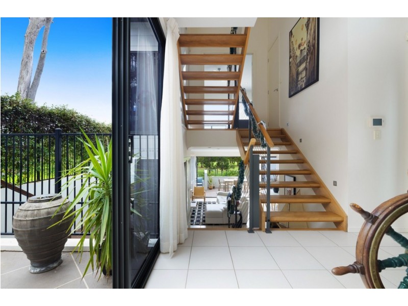 4/22 Andomeda Parade, Robina QLD 4226