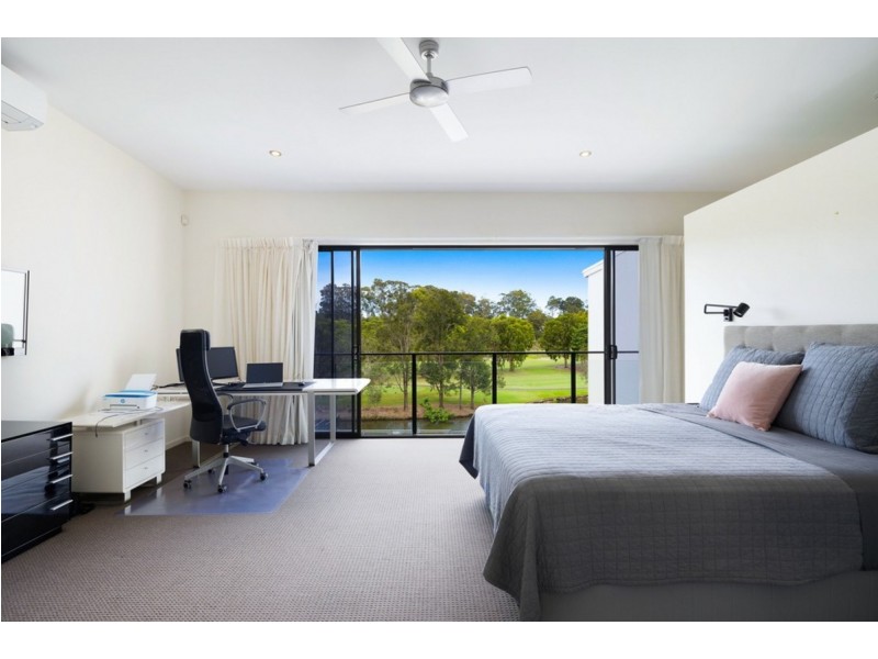 4/22 Andomeda Parade, Robina QLD 4226