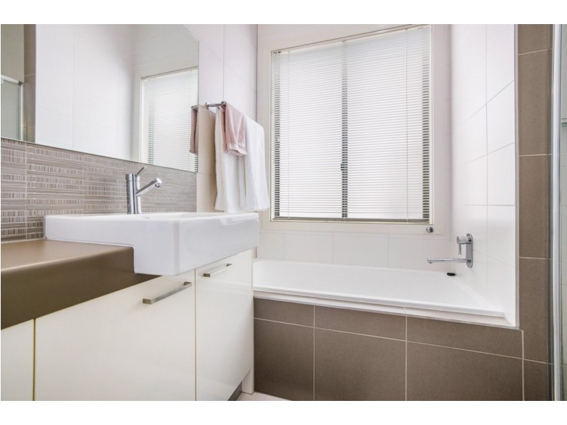 4/22 Andomeda Parade, Robina QLD 4226