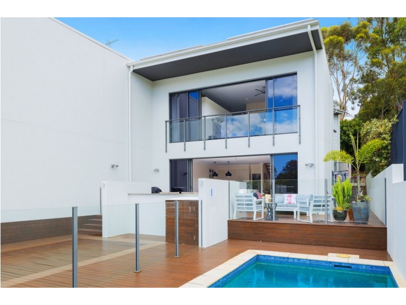 4/22 Andomeda Parade, Robina QLD 4226