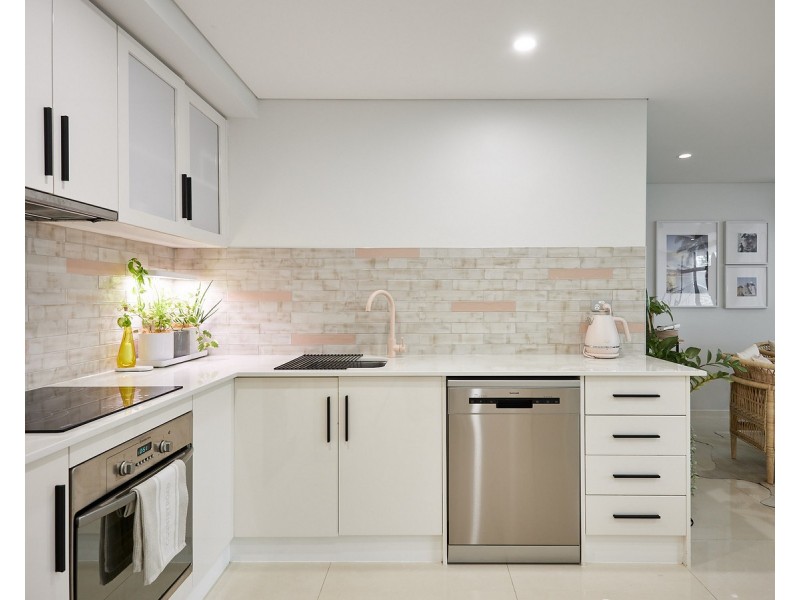 2H/3277 Surfers Paradise Boulevard, Surfers Paradise QLD 4217