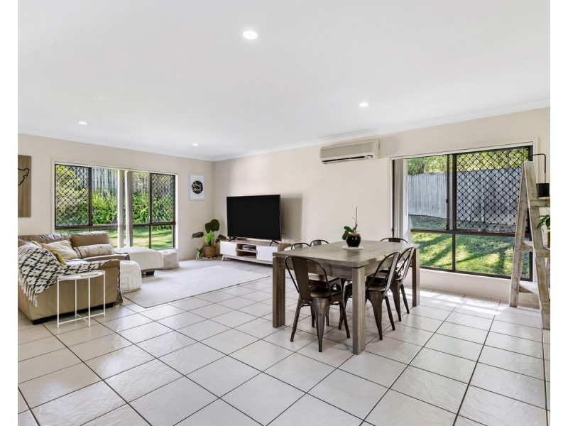 3 Silverstone Court, Oxenford QLD 4210