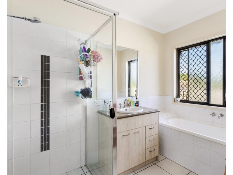 3 Silverstone Court, Oxenford QLD 4210