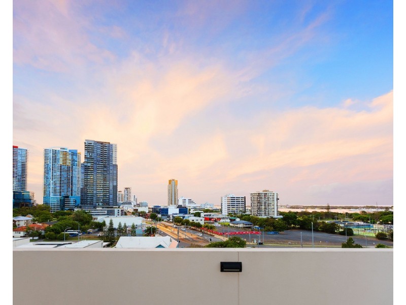15/22-24 Lather Street, Southport QLD 4215