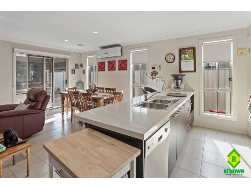 52 Fantail Way, Brookfield VIC 3338