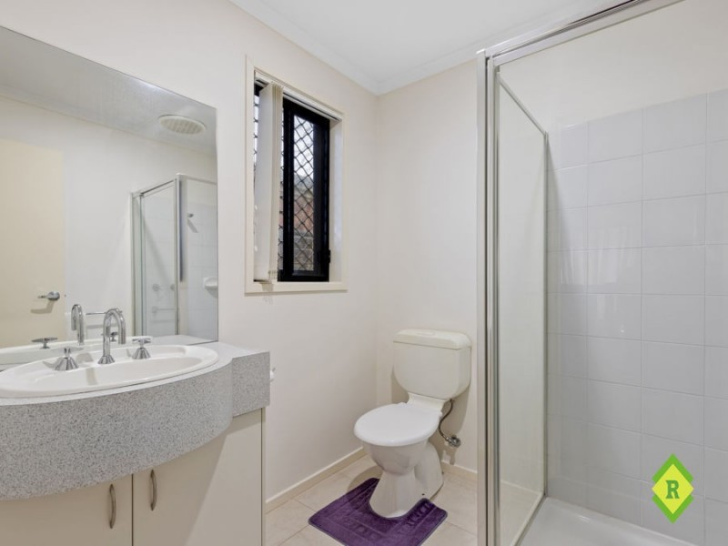 14 Sherwood Place, Melton West VIC 3337