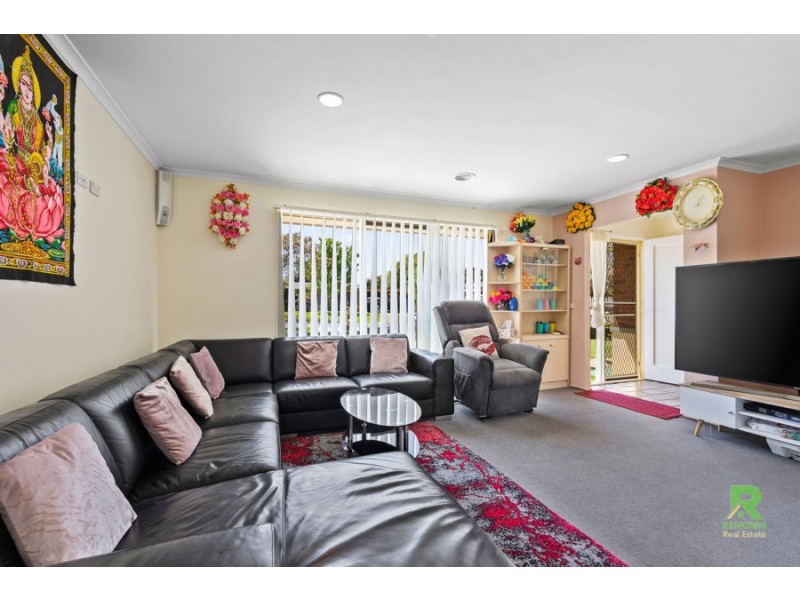 16 Silber Court, Melton West VIC 3337
