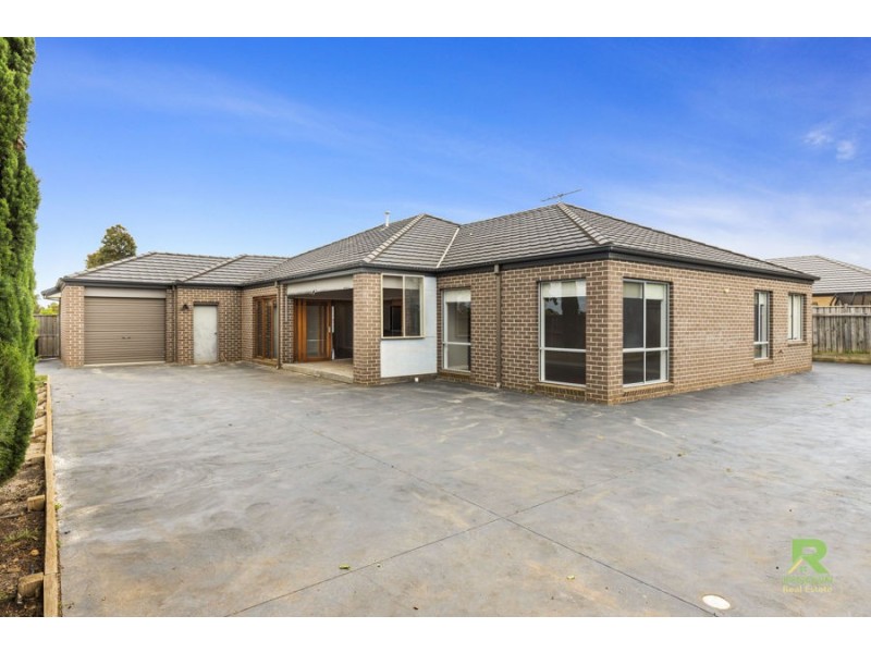 8 Botanica Springs Boulevard,, Brookfield VIC 3338