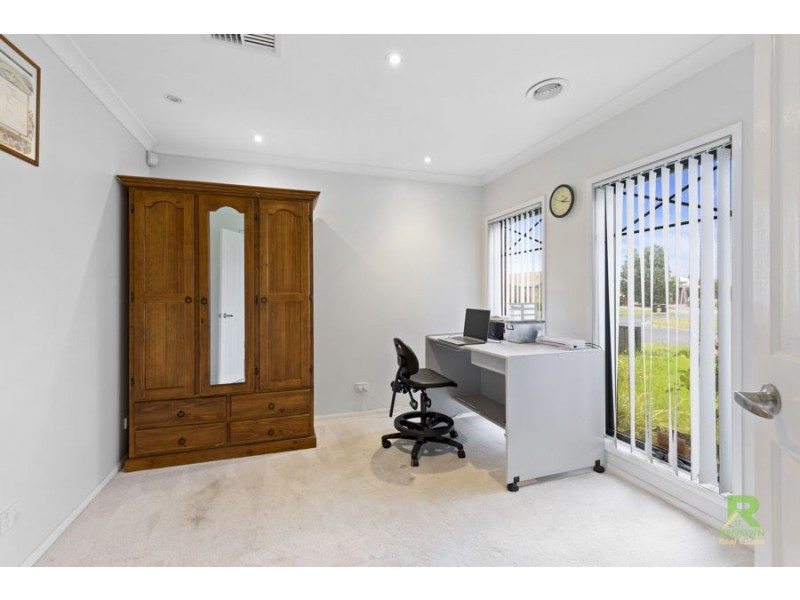 47 Ranfurlie Circuit, Melton West VIC 3337