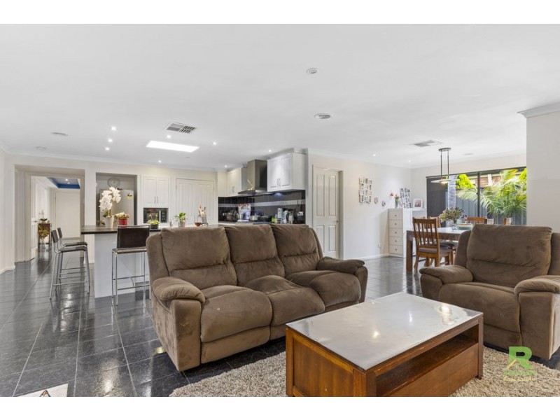 47 Ranfurlie Circuit, Melton West VIC 3337