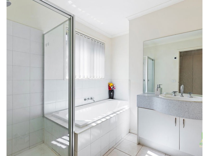 39 Tandara Circuit, Melton West VIC 3337