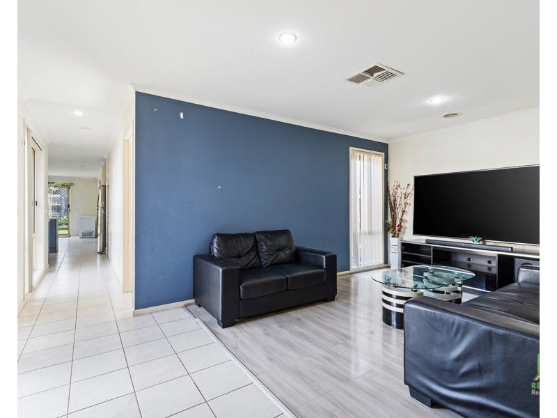 39 Tandara Circuit, Melton West VIC 3337