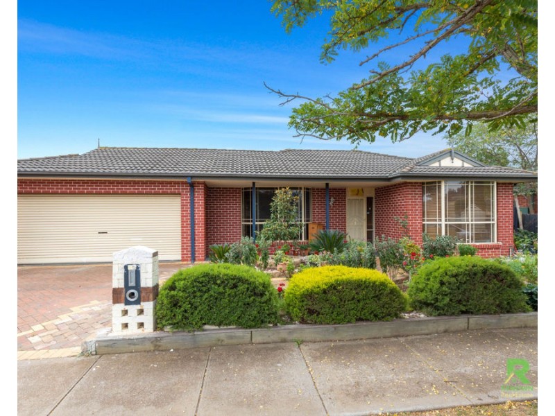 15 Fleetwood Circuit, Melton West VIC 3337