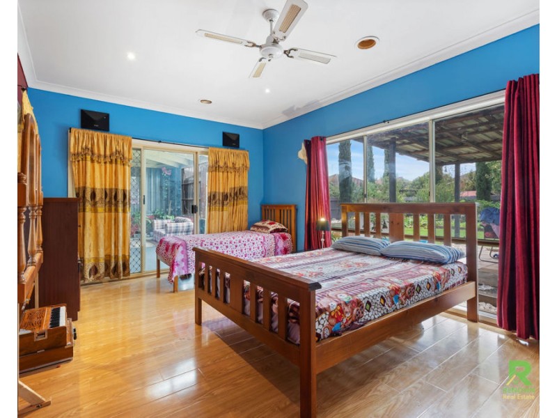 15 Fleetwood Circuit, Melton West VIC 3337