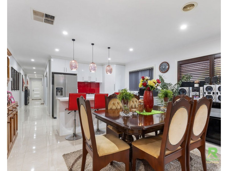 2 Hakea Place, Brookfield VIC 3338