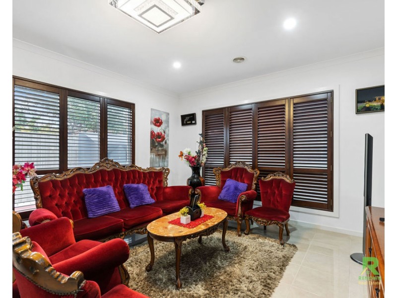 2 Hakea Place, Brookfield VIC 3338