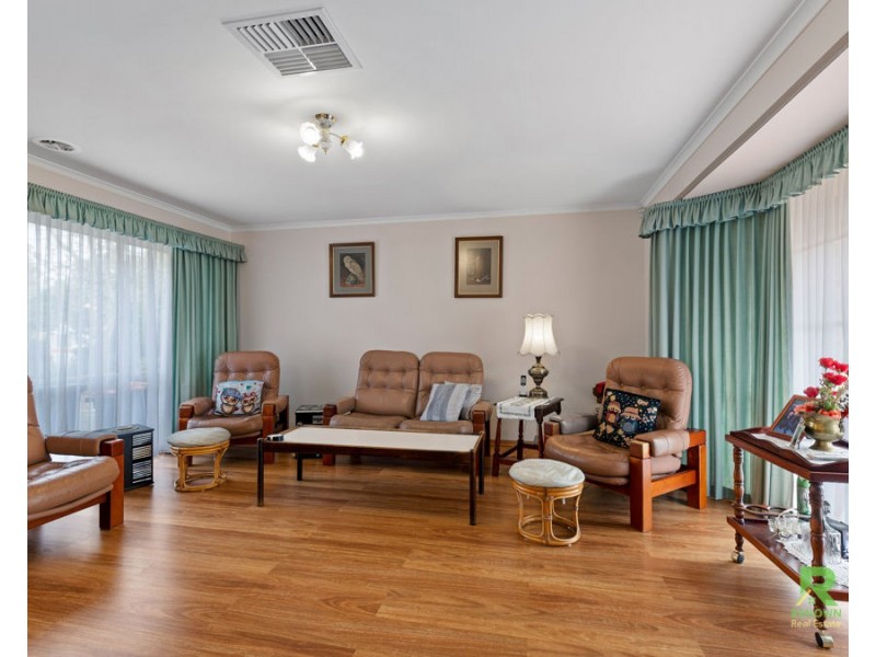 58 Lagarna Drive, Kurunjang VIC 3337