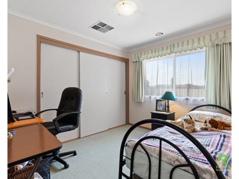 58 Lagarna Drive, Kurunjang VIC 3337