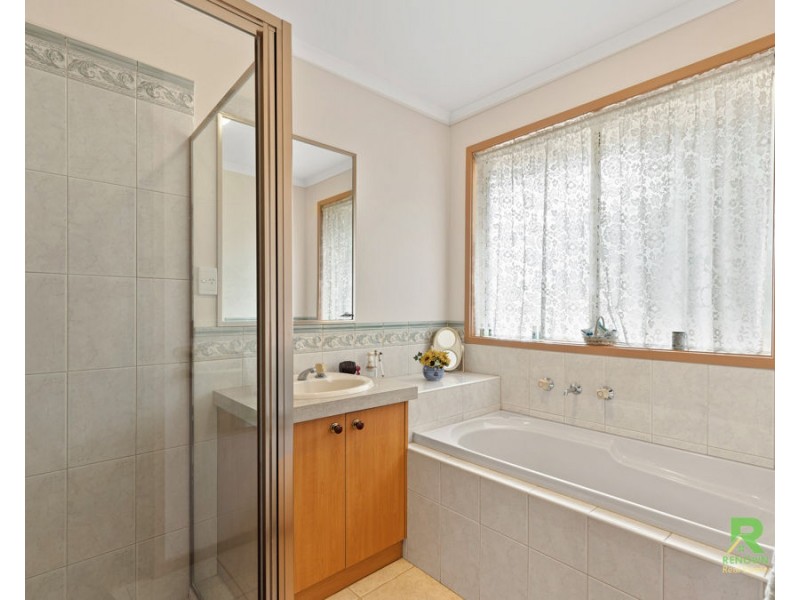 58 Lagarna Drive, Kurunjang VIC 3337