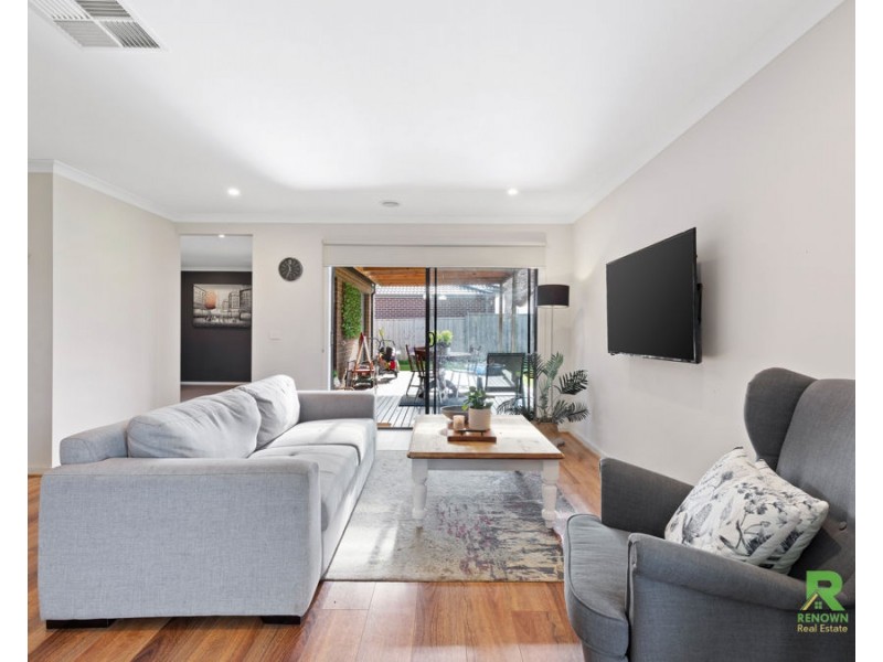 30 Nantha Way, Brookfield VIC 3338