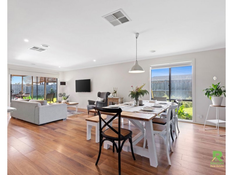 30 Nantha Way, Brookfield VIC 3338