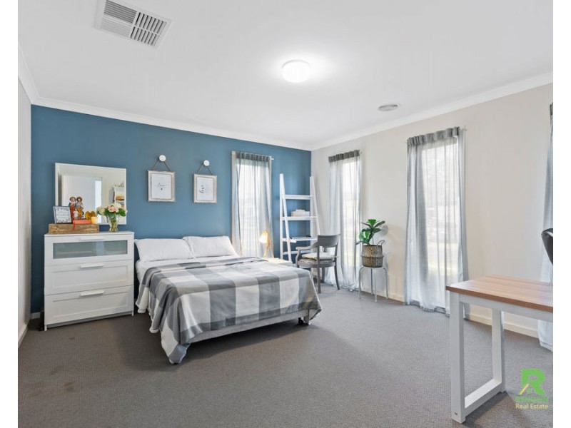 30 Nantha Way, Brookfield VIC 3338