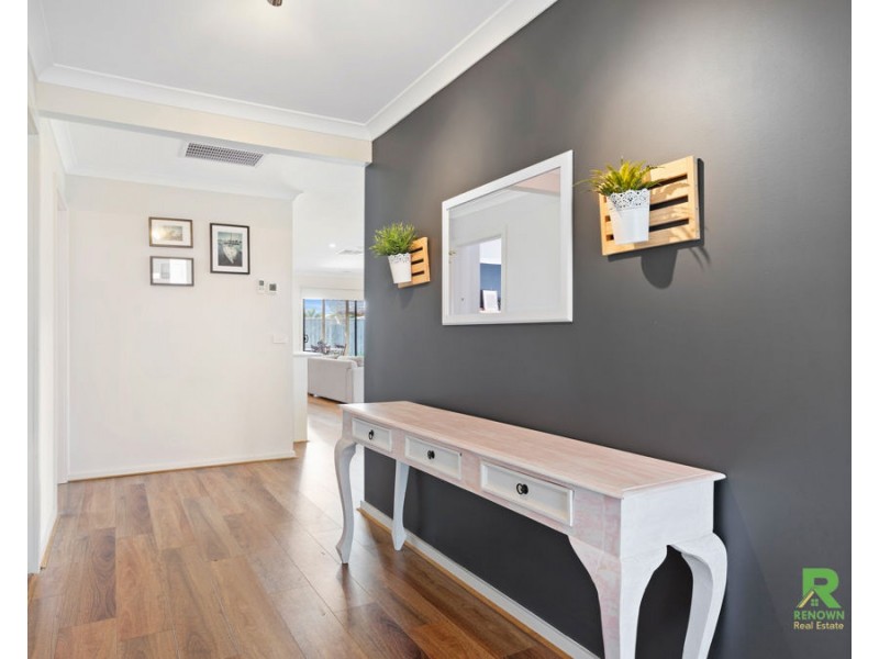 30 Nantha Way, Brookfield VIC 3338